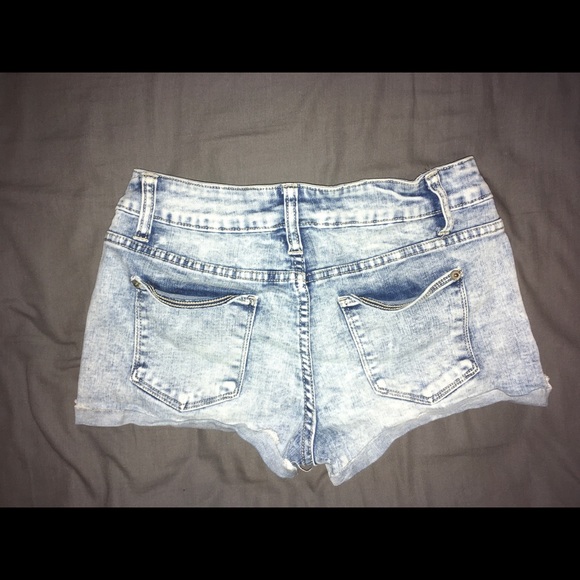 Shorts - Picture 2 of 3